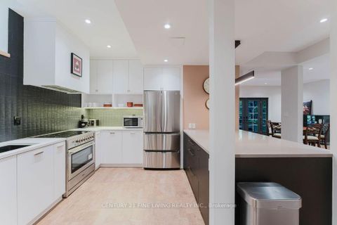 Photo 36 at 96 Wolf Creek Crescent, Patterson, Vaughan