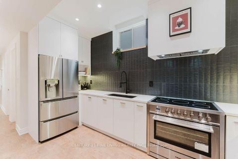Photo 37 at 96 Wolf Creek Crescent, Patterson, Vaughan