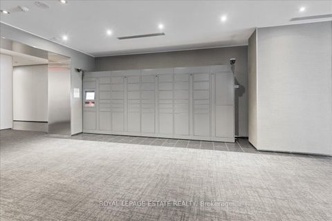 Photo 5 at 811 - 33 Charles Street E, Yonge Corridor, Toronto Photo 5 at 811 - 33 Charles Street E, Yonge Corridor, Toronto