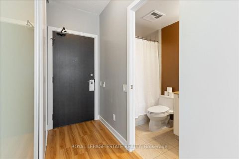 Photo 9 at 811 - 33 Charles Street E, Yonge Corridor, Toronto