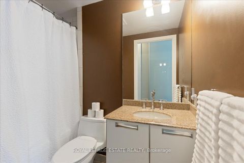 Photo 10 at 811 - 33 Charles Street E, Yonge Corridor, Toronto Photo 10 at 811 - 33 Charles Street E, Yonge Corridor, Toronto