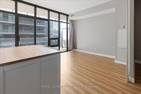 Photo 14 at 811 - 33 Charles Street E, Yonge Corridor, Toronto
