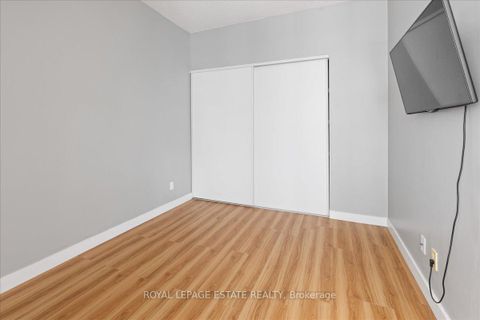 Photo 17 at 811 - 33 Charles Street E, Yonge Corridor, Toronto