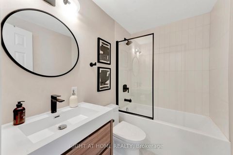 Photo 16 at 1349 Oxford Avenue, CP College Park, Oakville