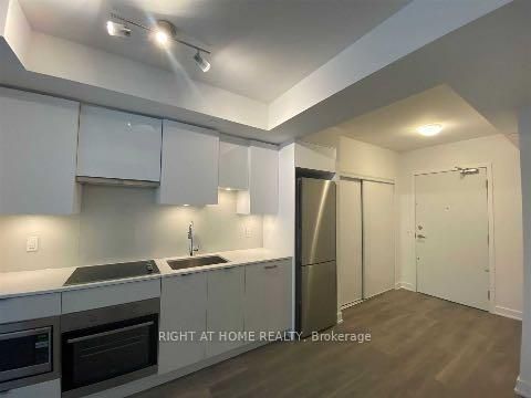 Photo 2 at 2807 - 99 Broadway Avenue, Mount Pleasant West, Toronto