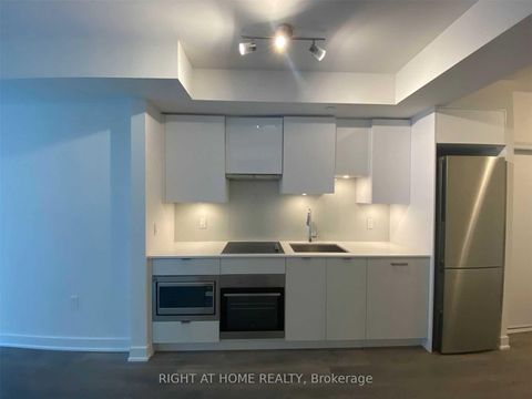 Photo 3 at 2807 - 99 Broadway Avenue, Mount Pleasant West, Toronto