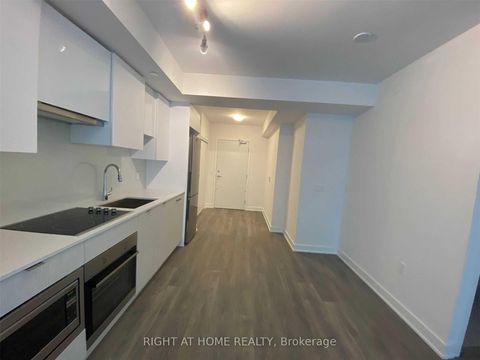 Photo 6 at 2807 - 99 Broadway Avenue, Mount Pleasant West, Toronto