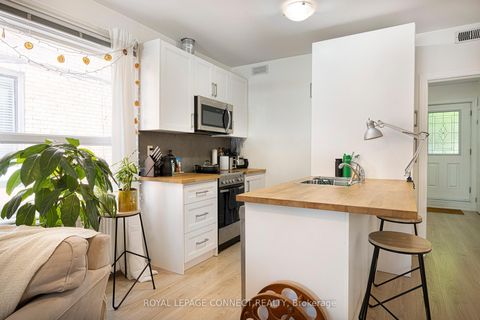 Photo 6 at 5 Rosethorn Avenue, Pellam Park, Toronto