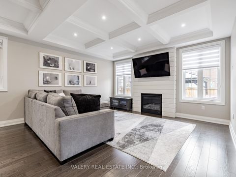 Photo 2 at 41 Chorus Crescent, Kleinburg, Vaughan