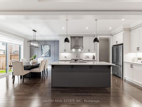 Photo 4 at 41 Chorus Crescent, Kleinburg, Vaughan