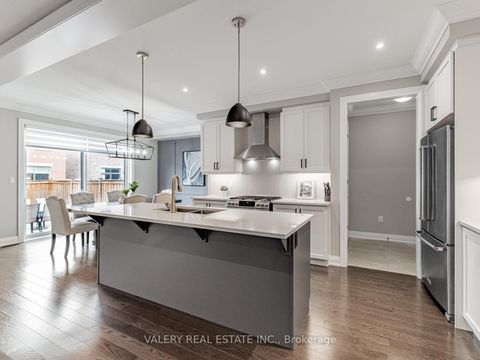 Photo 5 at 41 Chorus Crescent, Kleinburg, Vaughan
