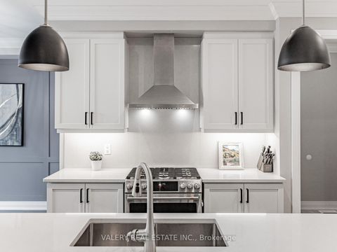 Photo 9 at 41 Chorus Crescent, Kleinburg, Vaughan