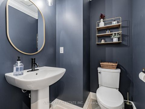 Photo 10 at 41 Chorus Crescent, Kleinburg, Vaughan