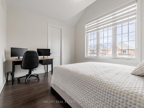 Photo 15 at 41 Chorus Crescent, Kleinburg, Vaughan