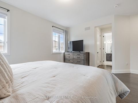 Photo 18 at 41 Chorus Crescent, Kleinburg, Vaughan