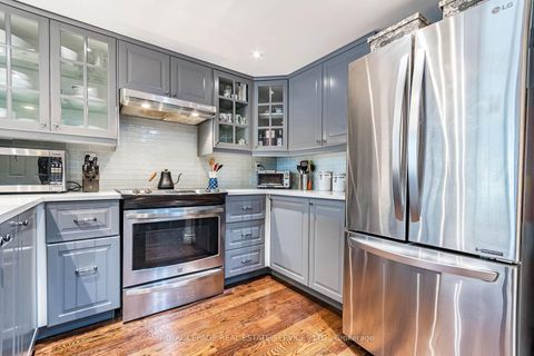 Photo 8 at 1614 - 705 King Street W, Niagara, Toronto