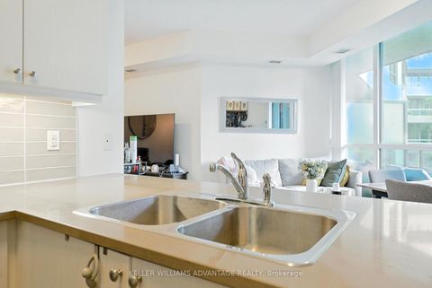 Photo 11 at 301 - 25 Lower Simcoe Street, Waterfront Communities C1, Toronto