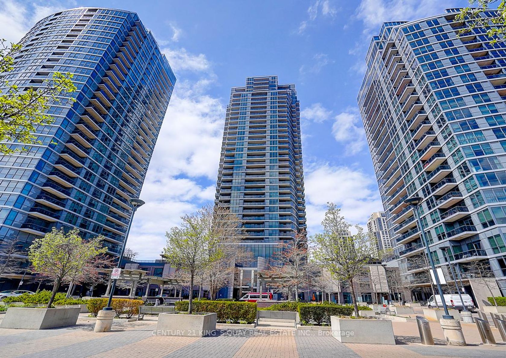 3505 - 5 Valhalla Inn Road, City Centre West, Toronto by Loree Meneguzzi Real Estate 3505 - 5 Valhalla Inn Road, City Centre West, Toronto