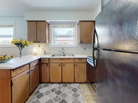 Photo 8 at 42 Clayhall Crescent, York University Heights, Toronto