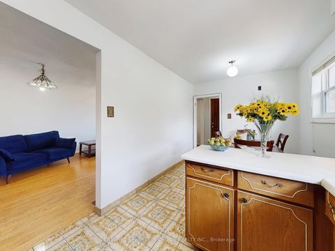 Photo 10 at 42 Clayhall Crescent, York University Heights, Toronto