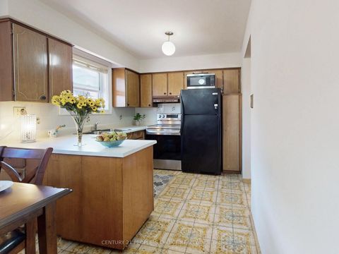 Photo 11 at 42 Clayhall Crescent, York University Heights, Toronto