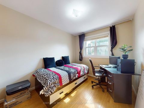 Photo 17 at 42 Clayhall Crescent, York University Heights, Toronto