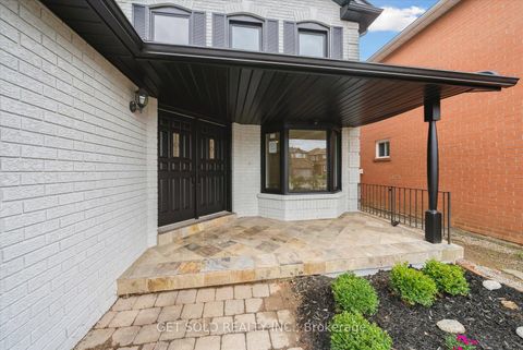 Photo 1 at 27 Edenbridge Drive, Beverley Glen, Vaughan