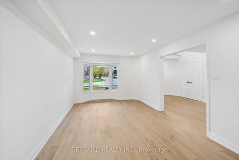 Photo 4 at 27 Edenbridge Drive, Beverley Glen, Vaughan