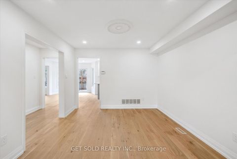 Photo 6 at 27 Edenbridge Drive, Beverley Glen, Vaughan
