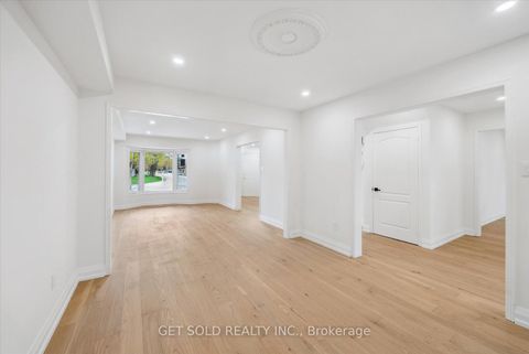 Photo 7 at 27 Edenbridge Drive, Beverley Glen, Vaughan