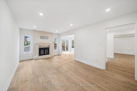 Photo 9 at 27 Edenbridge Drive, Beverley Glen, Vaughan