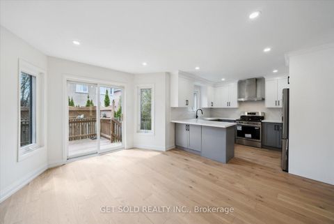 Photo 13 at 27 Edenbridge Drive, Beverley Glen, Vaughan