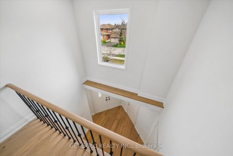 Photo 22 at 27 Edenbridge Drive, Beverley Glen, Vaughan