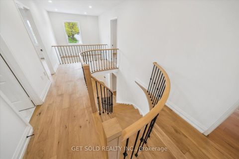 Photo 23 at 27 Edenbridge Drive, Beverley Glen, Vaughan