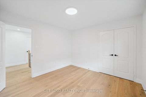 Photo 24 at 27 Edenbridge Drive, Beverley Glen, Vaughan