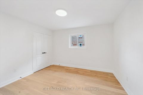 Photo 32 at 27 Edenbridge Drive, Beverley Glen, Vaughan