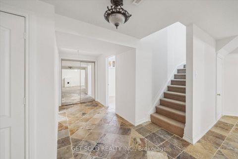 Photo 37 at 27 Edenbridge Drive, Beverley Glen, Vaughan