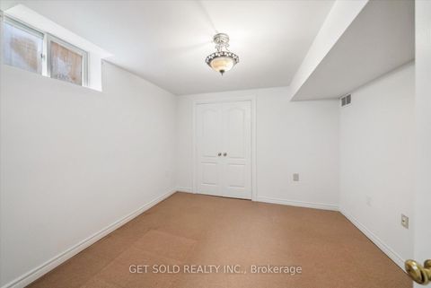 Photo 42 at 27 Edenbridge Drive, Beverley Glen, Vaughan