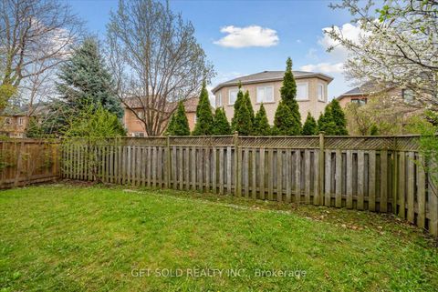 Photo 48 at 27 Edenbridge Drive, Beverley Glen, Vaughan