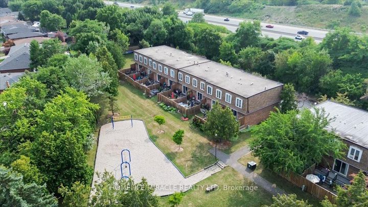 Photo 3 at 1548 Westminster Place, Mountainside, Burlington