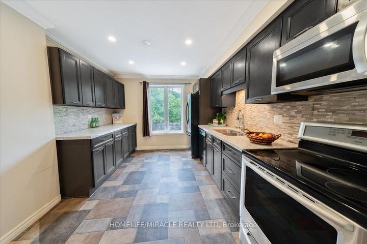 Photo 20 at 1548 Westminster Place, Mountainside, Burlington