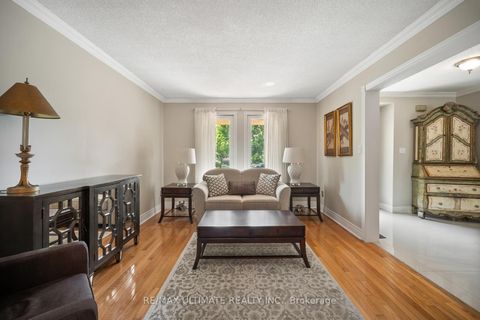Photo 4 at 210 Ridgefield Crescent, Maple, Vaughan