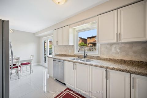 Photo 8 at 210 Ridgefield Crescent, Maple, Vaughan