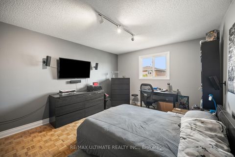 Photo 17 at 210 Ridgefield Crescent, Maple, Vaughan