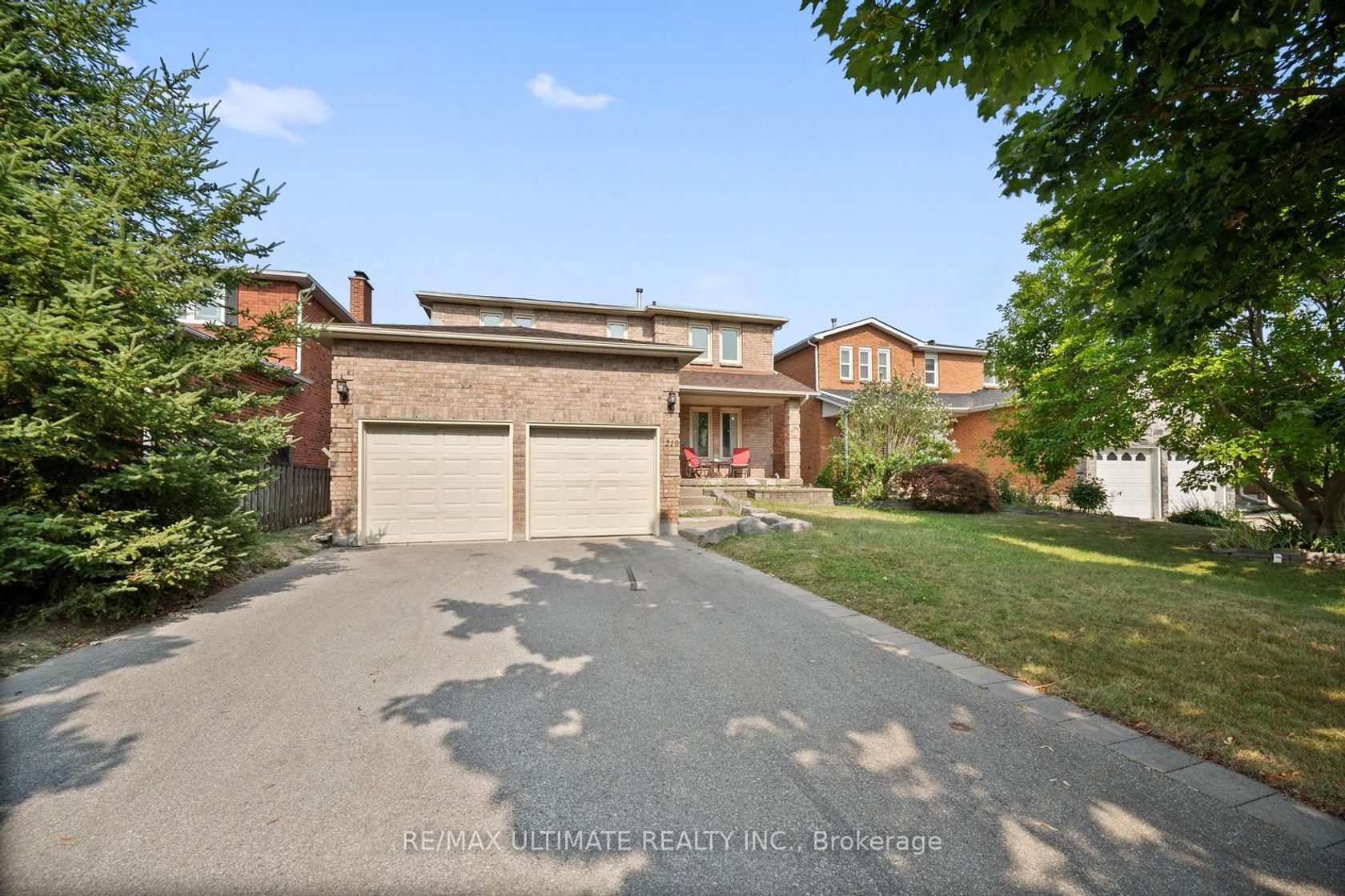 210 Ridgefield Crescent, Maple, Vaughan 