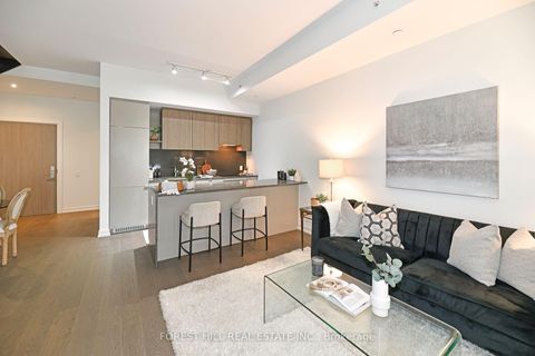 Photo 2 at 102 - 161 Roehampton Avenue, Mount Pleasant West, Toronto
