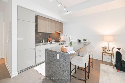 Photo 6 at 102 - 161 Roehampton Avenue, Mount Pleasant West, Toronto