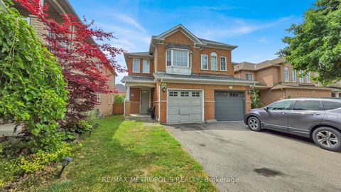 Photo 4 at 15 Royal Appian Crescent, Patterson, Vaughan