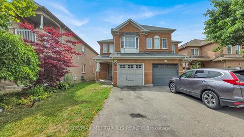 Photo 5 at 15 Royal Appian Crescent, Patterson, Vaughan