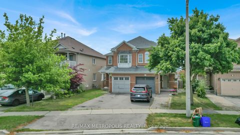 Photo 9 at 15 Royal Appian Crescent, Patterson, Vaughan